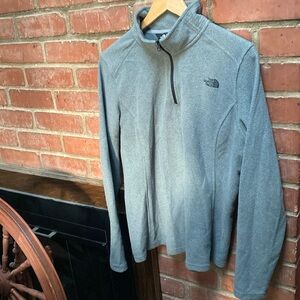 Gray The North Face women’s fleece pullover